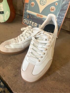 Skechers Court Classic Casual White Leather & Tan Suede Lace-Up Sneakers